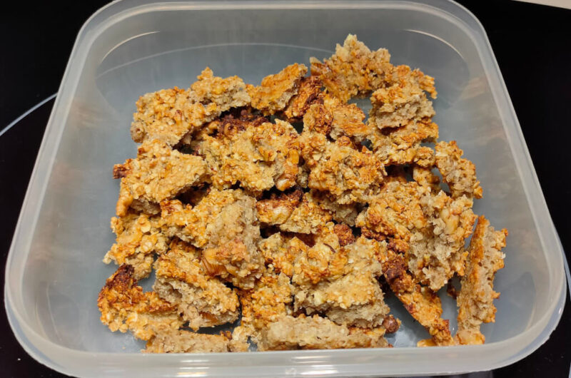 Granola de plátano y crema de cacahuetes